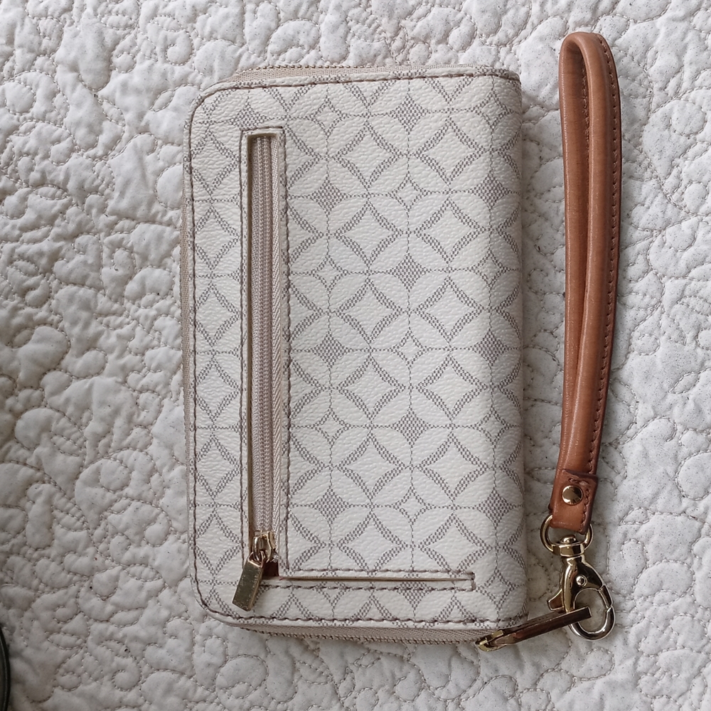 FOSSIL WRISTLET WALLETT - Picture 1 of 8